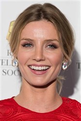 Annabelle Wallis
