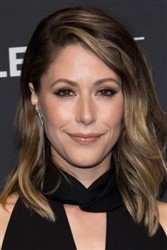 Amanda Crew