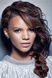 Leslie Grace
