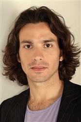 Santiago Cabrera