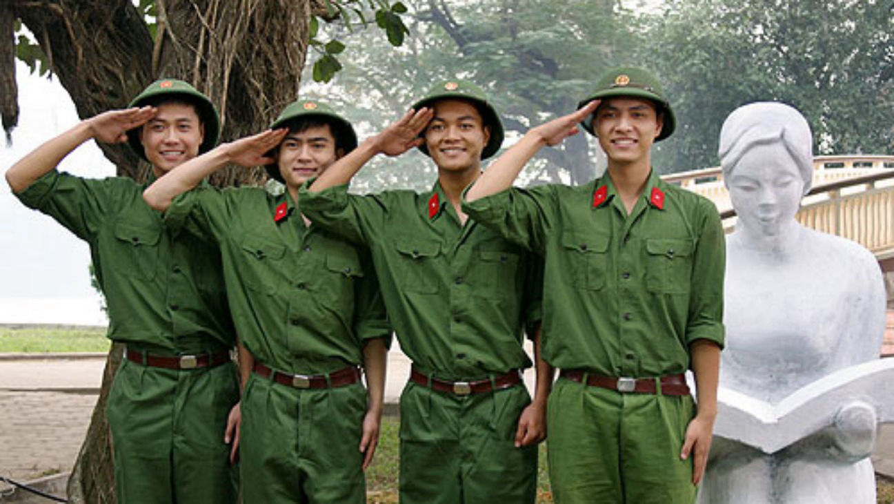 Xem Phim Mùi cỏ cháy, The Scent of Burning Grass 2011 Xem Phim Mùi cỏ cháy, The Scent of Burning Grass 2011