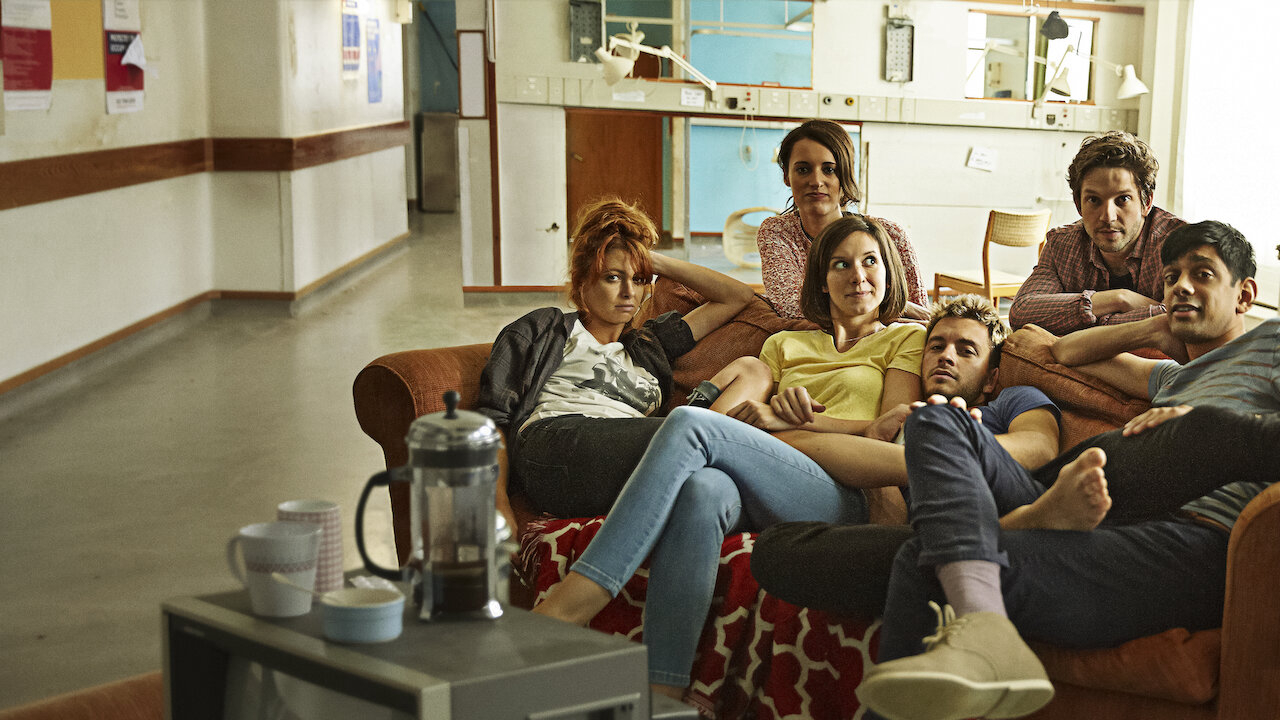 Xem Phim Ở chung, Crashing 2016 Xem Phim Ở chung, Crashing 2016