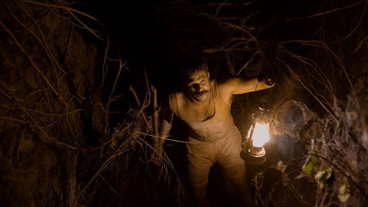 Xem Phim Cái Giá Của Lòng Tham, Tumbbad 2018