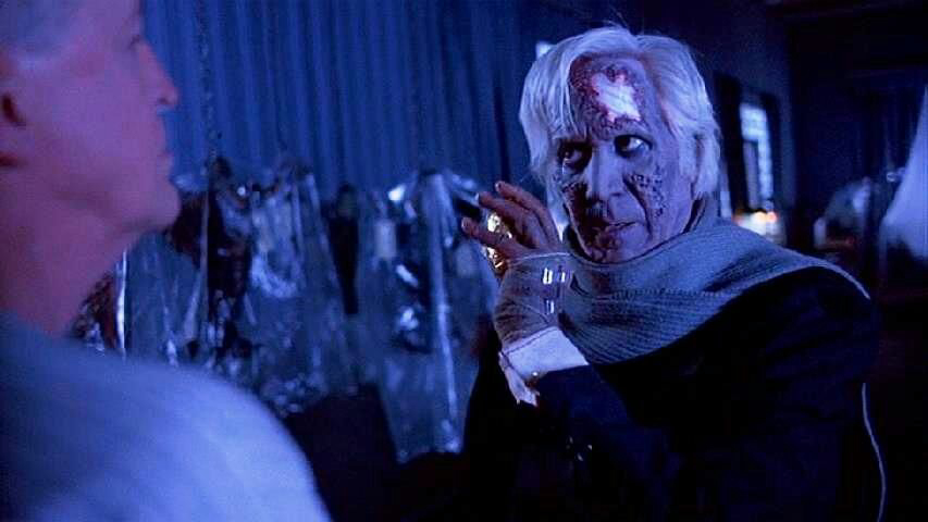 Xem Phim Bọ Hung Khát Máu, Cronos 1993 Xem Phim Bọ Hung Khát Máu, Cronos 1993