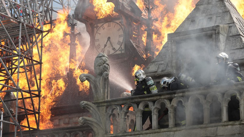 Xem Phim Notre-Dame on Fire, Notre-Dame brûle 2022 Xem Phim Notre-Dame on Fire, Notre-Dame brûle 2022