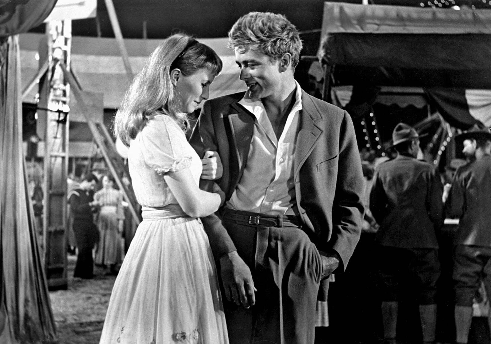 Xem Phim Phía Đông Vườn Địa Đàng, East of Eden 1955 Xem Phim Phía Đông Vườn Địa Đàng, East of Eden 1955