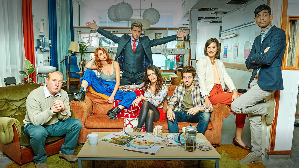 Xem Phim Ở Nhờ (Phần 1), Crashing (Season 1) 2017 Xem Phim Ở Nhờ (Phần 1), Crashing (Season 1) 2017