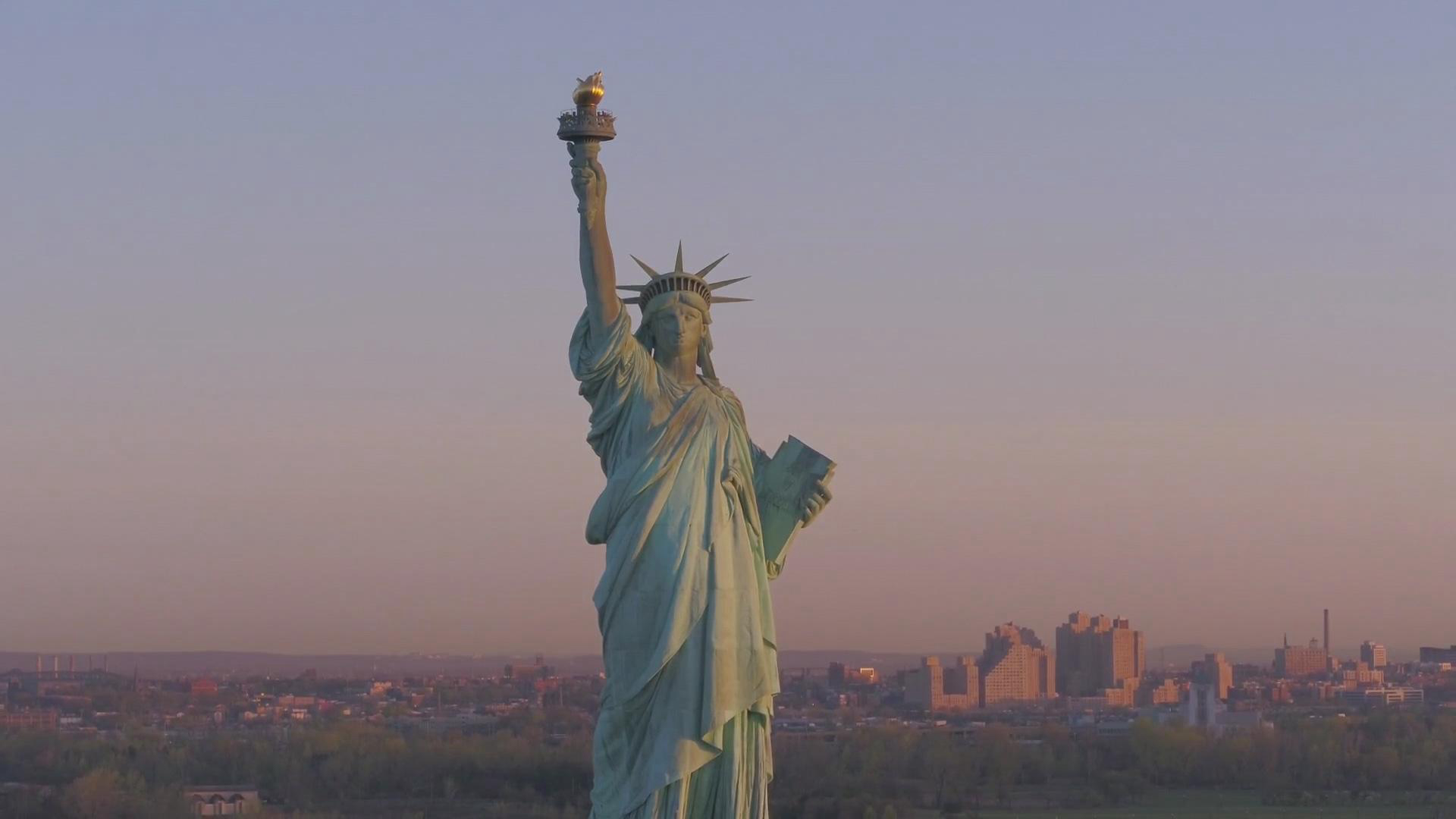 Liberty: Mother of Exiles / Liberty: Mother of Exiles (2019)