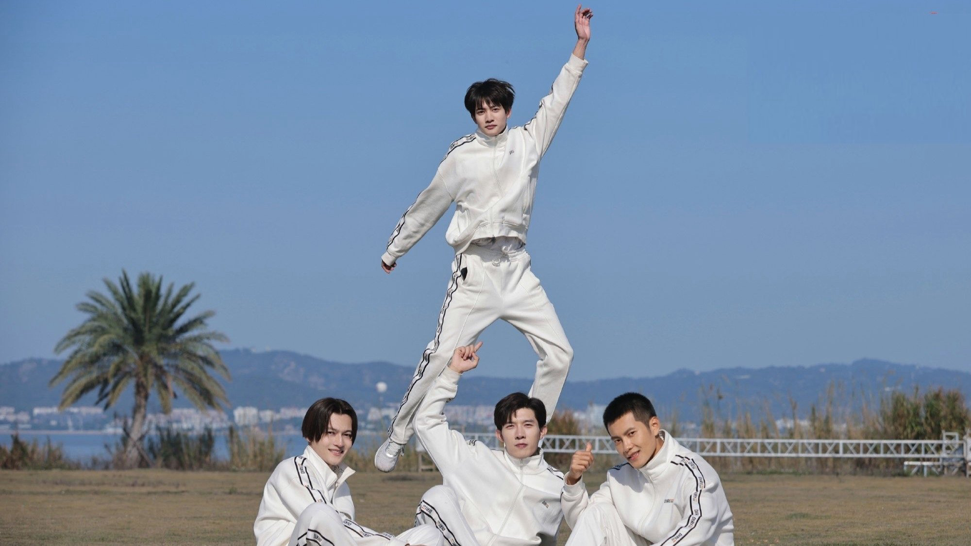 Xem Phim Tôi Không Nghĩ Về Bất Cứ Điều Gì Khi Tôi Chạy, Running Like a Shooting Star 2024 Xem Phim Tôi Không Nghĩ Về Bất Cứ Điều Gì Khi Tôi Chạy, Running Like a Shooting Star 2024