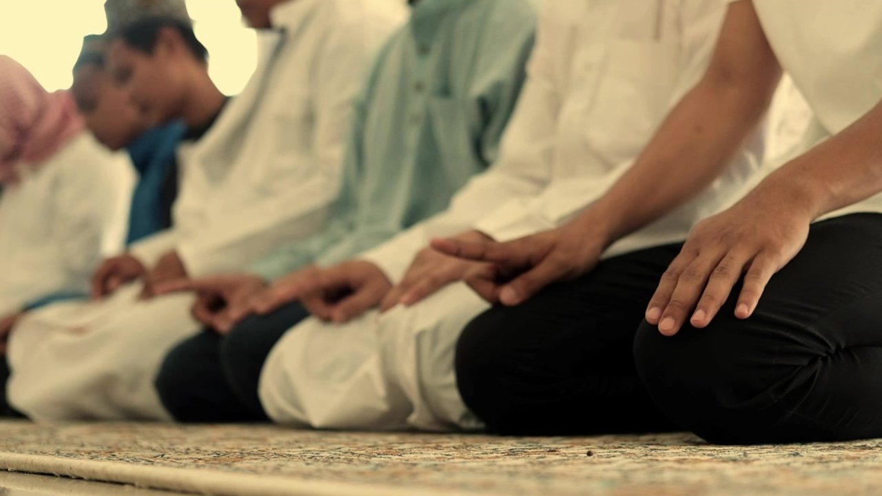 Under the Crescent Moon / Under the Crescent Moon (2022)