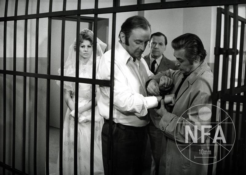 Xem Phim Tuyết, Tři nevinní 1974 Xem Phim Tuyết, Tři nevinní 1974